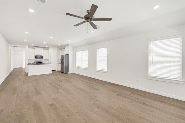Building Photo - 17123 Bluebonnet Creek Trl