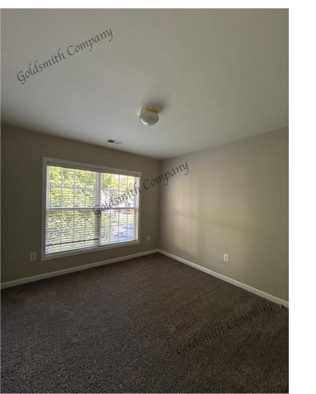 Building Photo - "Spacious 4-Bed Oasis with 2.5 Baths on Collingsworth Lane"