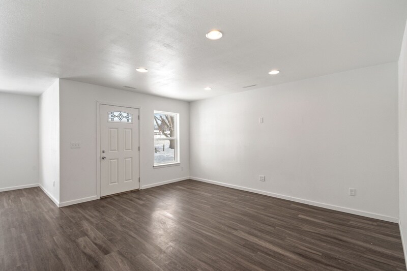 Building Photo - 2770 L St SW
