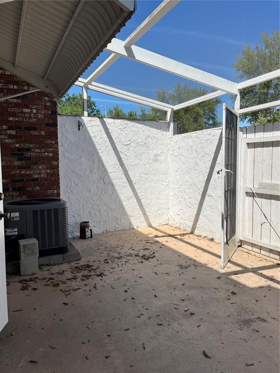 Building Photo - 5850 Cypress Gardens Blvd