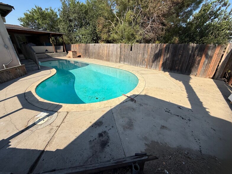 Primary Photo - 5430 Mary Lane Dr