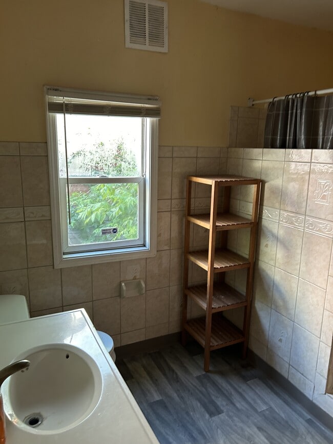 Building Photo - 175 Lisbon Ave