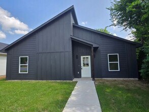 Building Photo - Stunning New Build