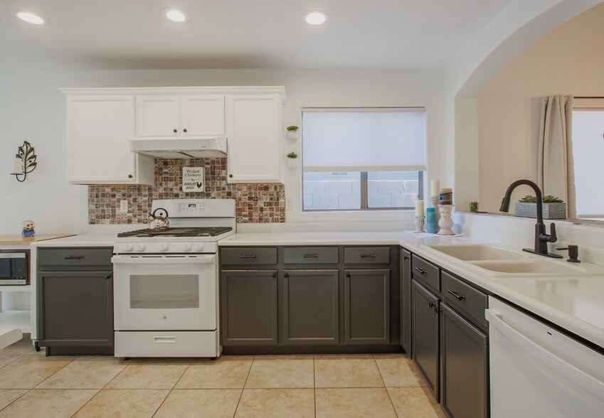 kitchen #2 - 4746 E Woburn Ln