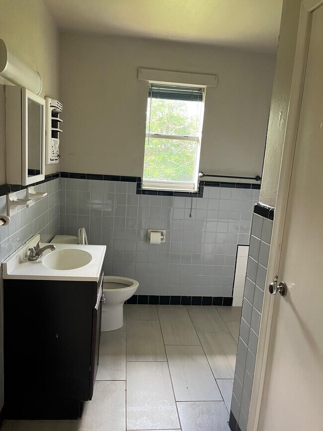 Building Photo - 720S 9th St