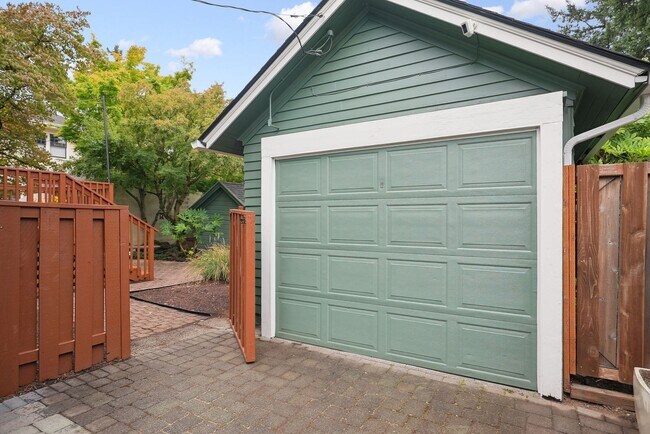 Building Photo - Classic Portland Charm + Modern Comfort in...