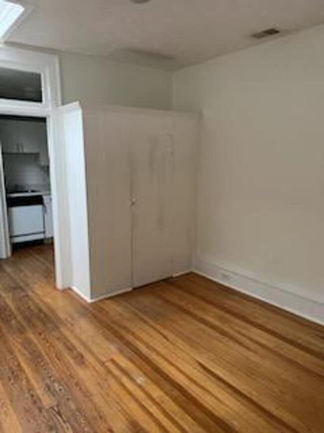 Building Photo - 145 E Front St