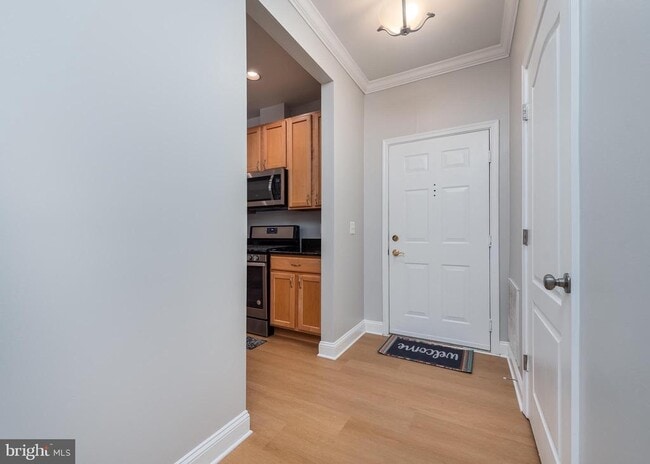 Building Photo - 5800 Clipper Ln