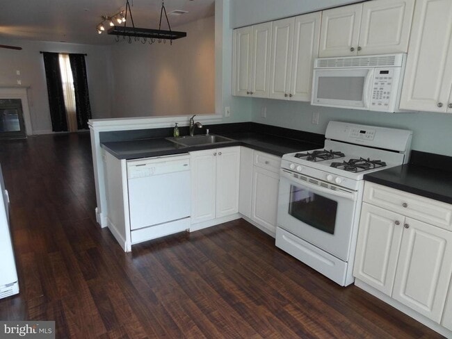 Building Photo - 2492 Wentworth Dr
