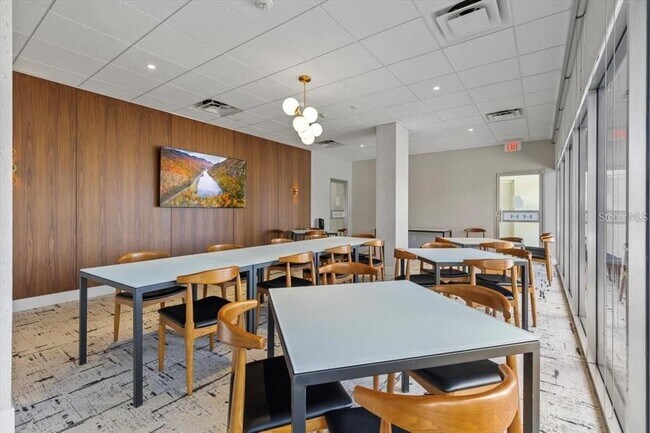 Building Photo - 2401 Bayshore Blvd