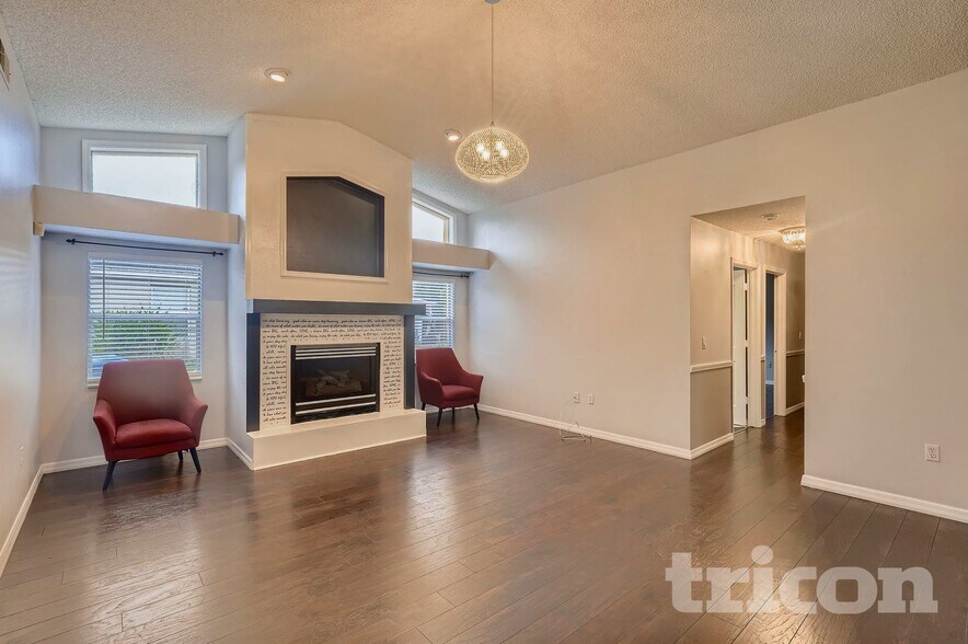 Building Photo - 1093 Dunlap Ave