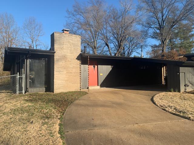 Building Photo - 713 Hutchins Dr
