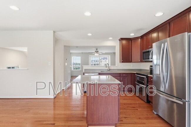 Building Photo - 100 Bertelli Ct