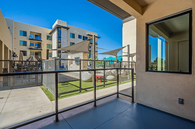 Building Photo - 7300 E Earll Dr