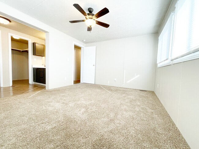 Master Bedroom - 3512 Welchester Dr