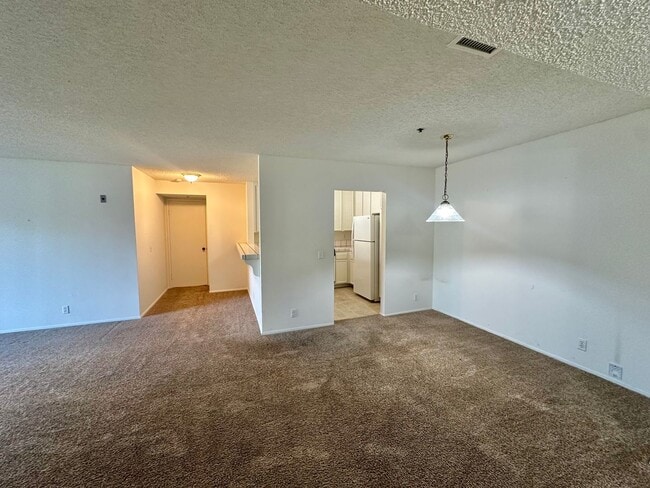 Building Photo - Spacious Two Bedroom Two Bath Condo near SDSU!!