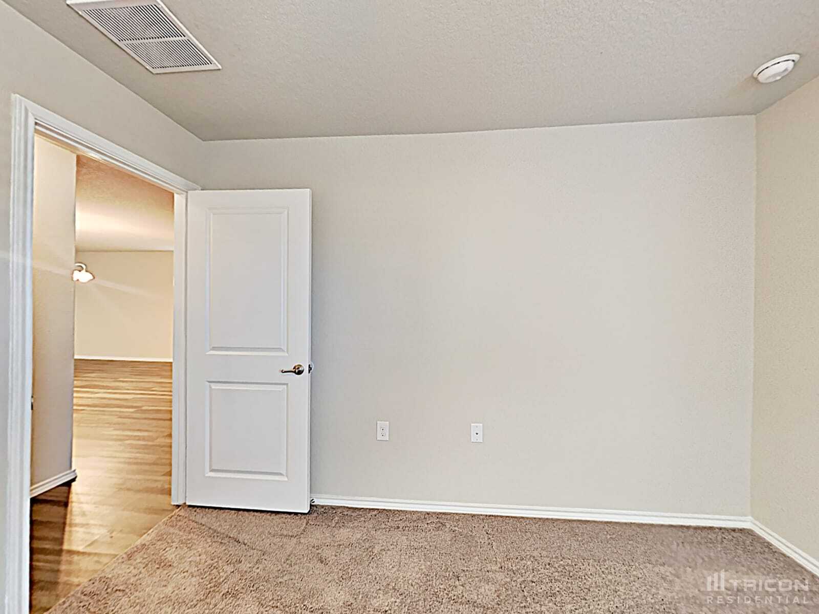 Building Photo - 1410 Putters Edge