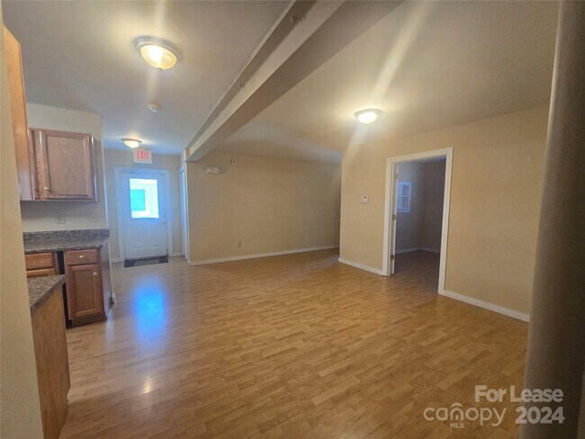 Building Photo - 105 A Kluttz St