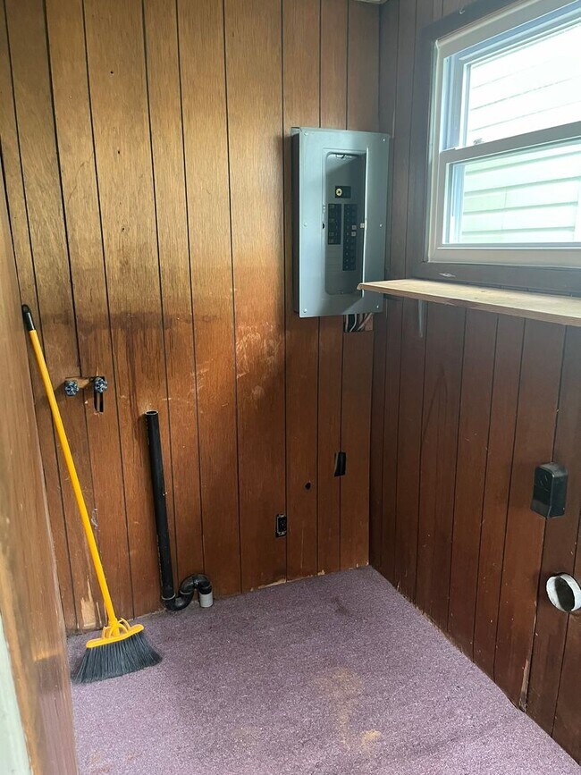 Building Photo - 2-3 Bedroom, 1 Bathroom Detached House in Shippensburg