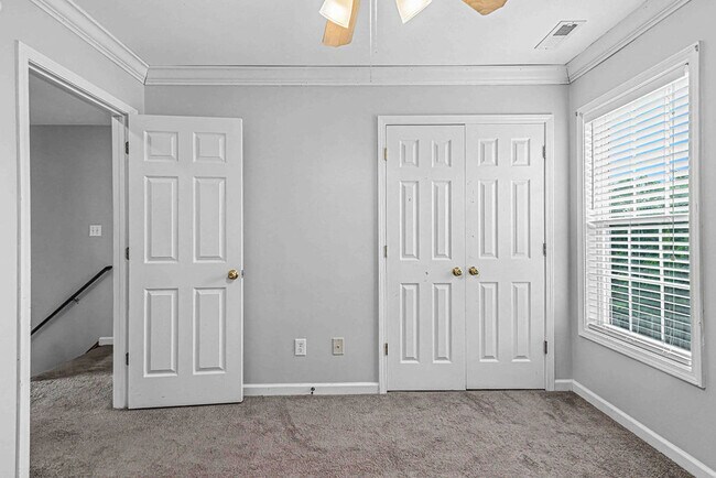 Building Photo - 209 Lansing Ct