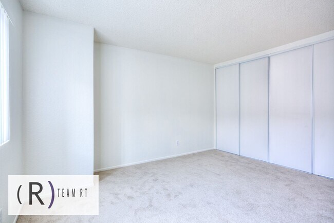 Building Photo - A Spacious Condo with a Quiet Community