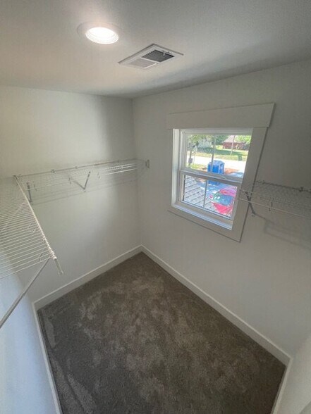 Building Photo - 960 Goodjoin Rd