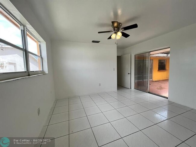 Building Photo - 7941 Plantation Blvd