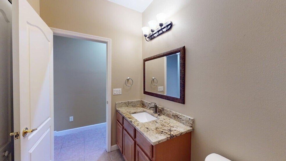 Building Photo - 5108 Legacy Oaks Dr