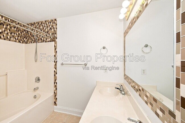 Building Photo - 153 Forest Ridge Rd