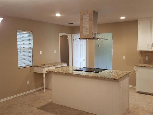 Building Photo - 100 Lochness Ln