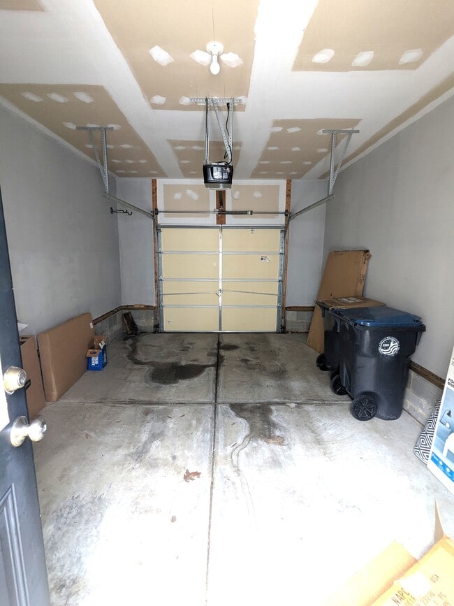 Building Photo - 208 Lewis Burwell Pl