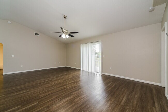 Building Photo - 2740 Settlers Trail