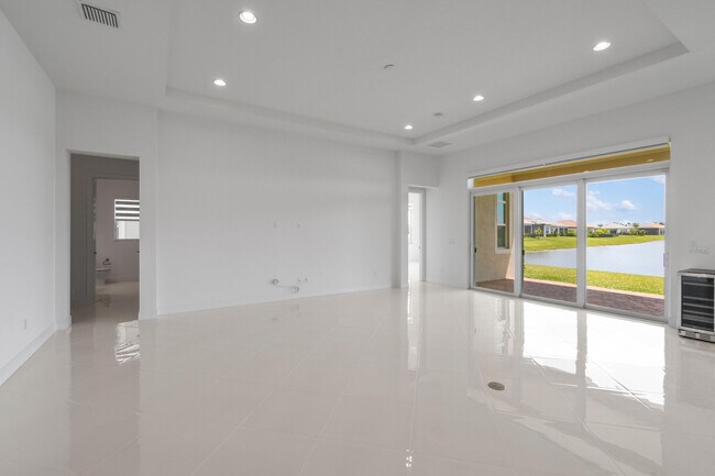 Building Photo - 9019 SW Terzi Wy