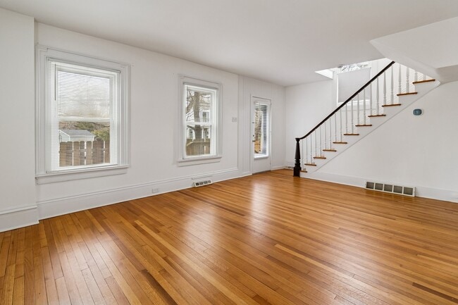 Building Photo - 12 Station Rd