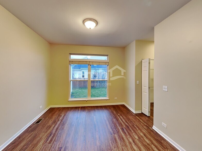 Building Photo - 10620 Rushmore Ln