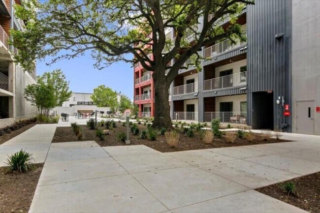 Building Photo - 4361 S Congress Ave