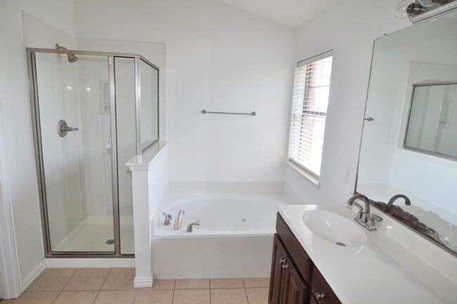 Building Photo - 1510 Biltmore Ln