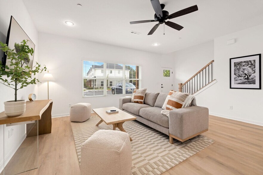 Primary Photo - 1851 S Garland Ave