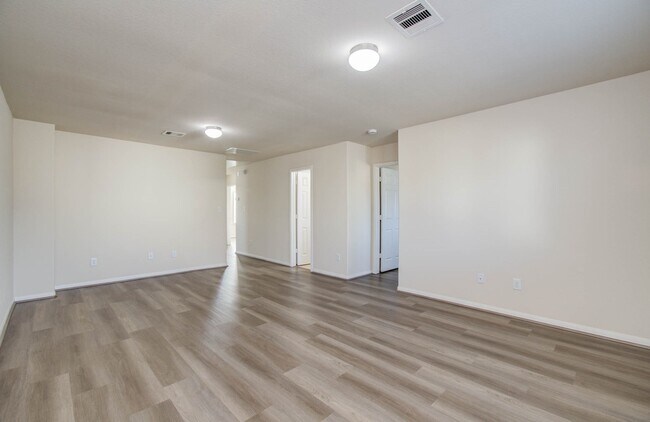 Building Photo - 7506 Pavilion Dr