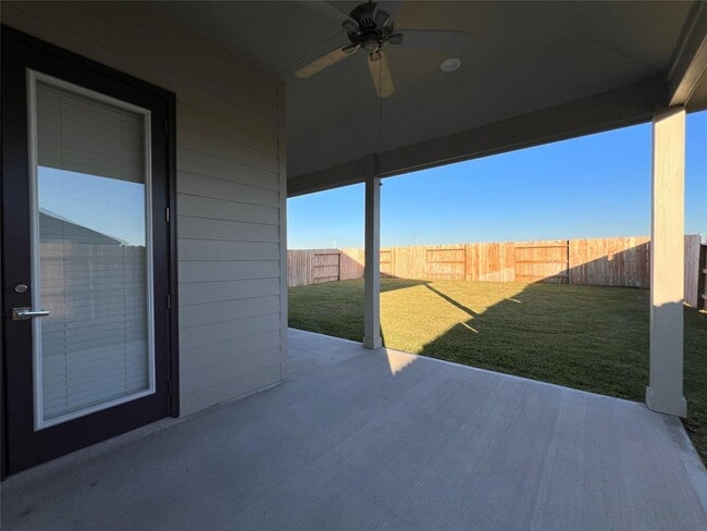 Building Photo - 7618 Coral Lk Dr