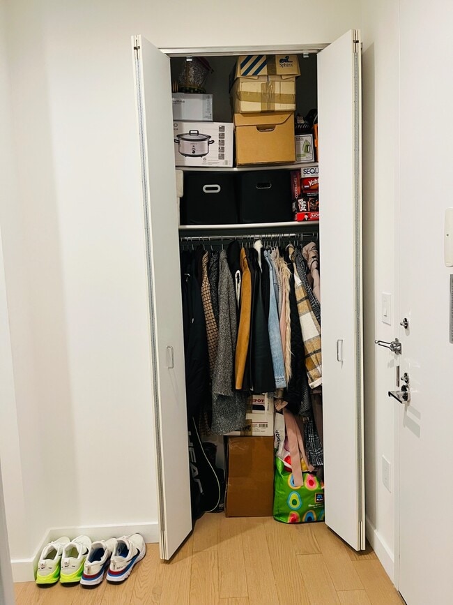 Building Photo - 180 Water St