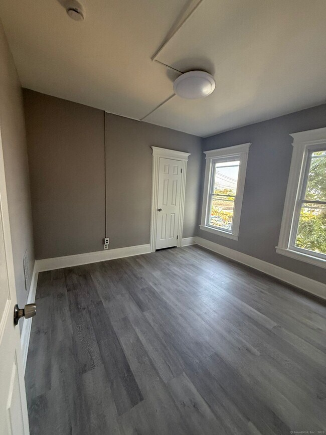 Building Photo - 47 Berkshire Ave