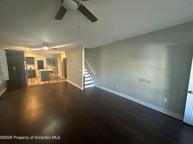 Building Photo - 916-918 Grandview St