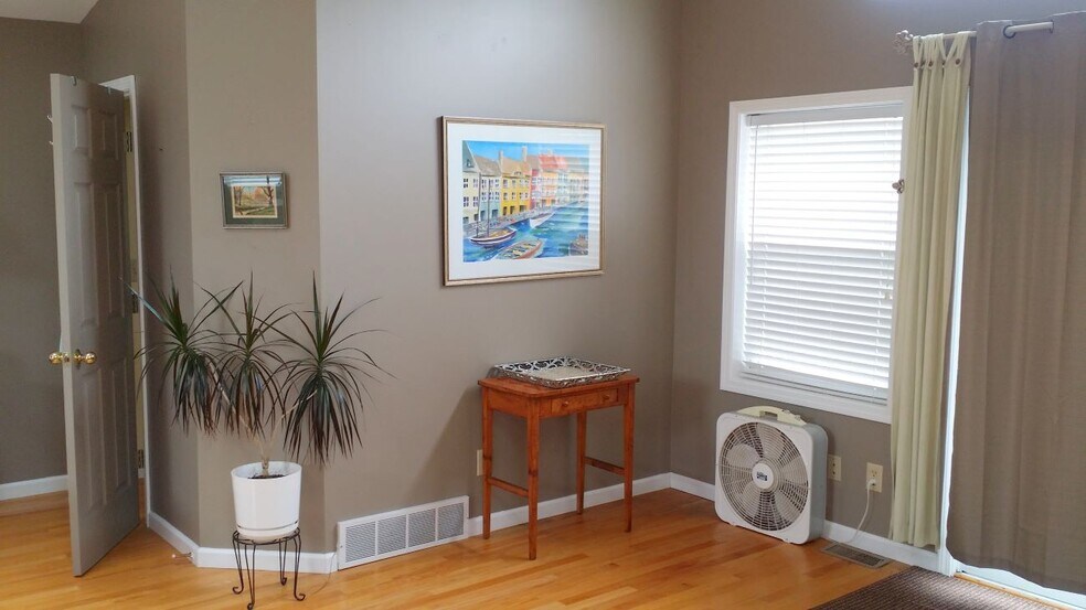 Building Photo - 5099 Rathbun Rd