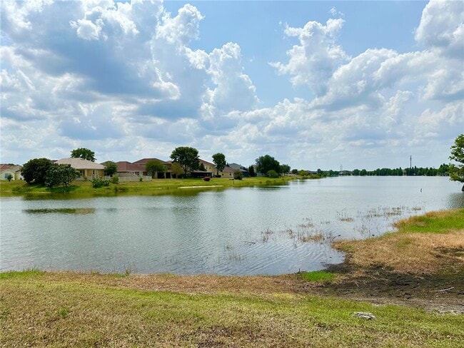Building Photo - 6268 Great Bear Dr