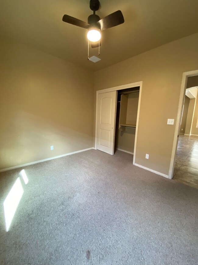 Building Photo - Gorgeous Home, New Carpet & Great Location!