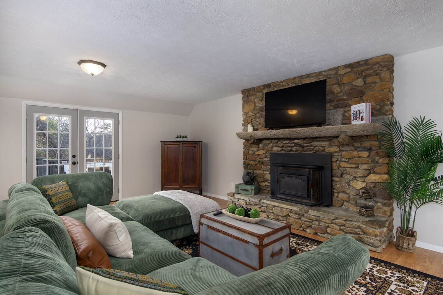 Building Photo - 120 Whitney Dr