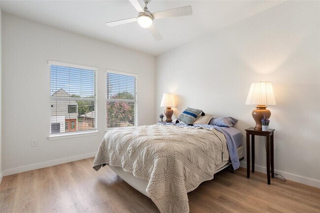 Building Photo - 3413 Blumie St