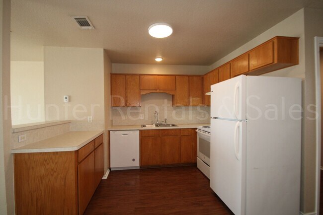 Building Photo - 3904 Gus Dr