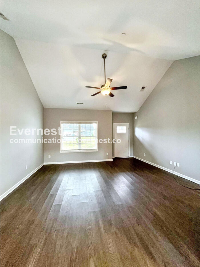 Building Photo - 1112 Prospect Ct